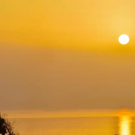 아파트호텔 Paolas Sunset 2*