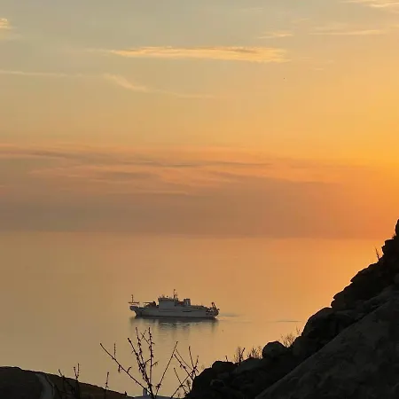 Ξενοδοχείο με διαμερίσματα Paolas Sunset