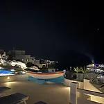 Paolas Sunset Lejlighedshotel 4*