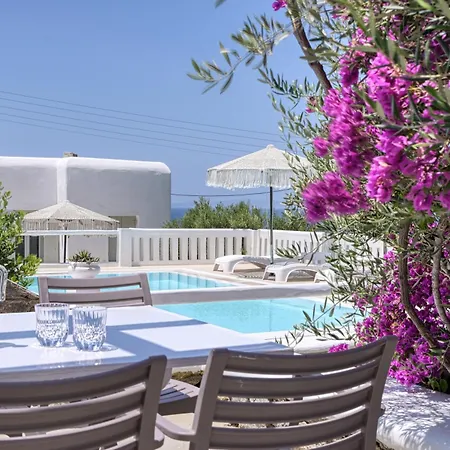 מלון דירות Paolas Sunset 4*