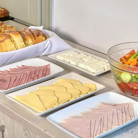 Paolas Sunset מלון דירות אגיוס סטפנוס