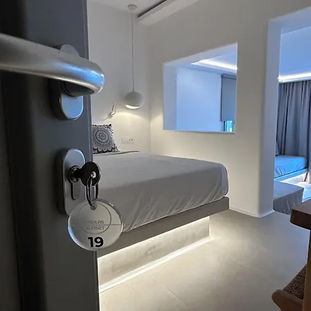 Paolas Sunset Agios Stefanos (Mykonos)