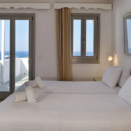Paolas Sunset Apartahotel 4*
